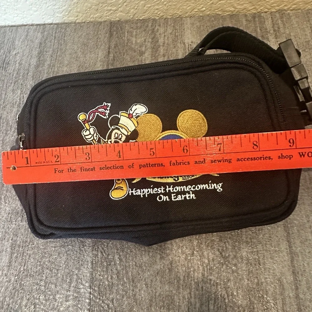VINTAGE! Collectible Disneyland Black Marching Band Mickey Fannypack Handbag